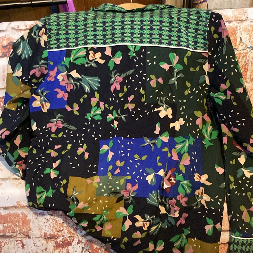 Cabi Bronco Mix Print Green Button Blouse Women’s Size Medium - Picture 8 of 11